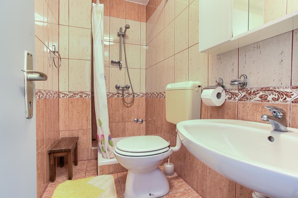 Apartments Vlatko Krk Town Εξωτερικό φωτογραφία