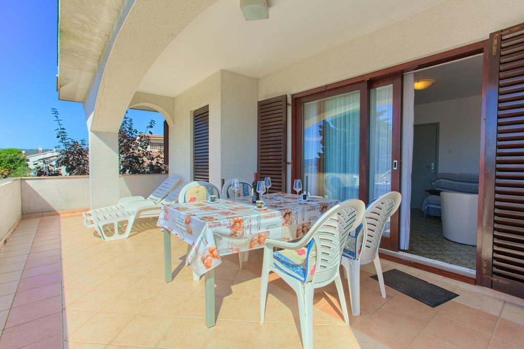 Apartments Vlatko Krk Town Εξωτερικό φωτογραφία