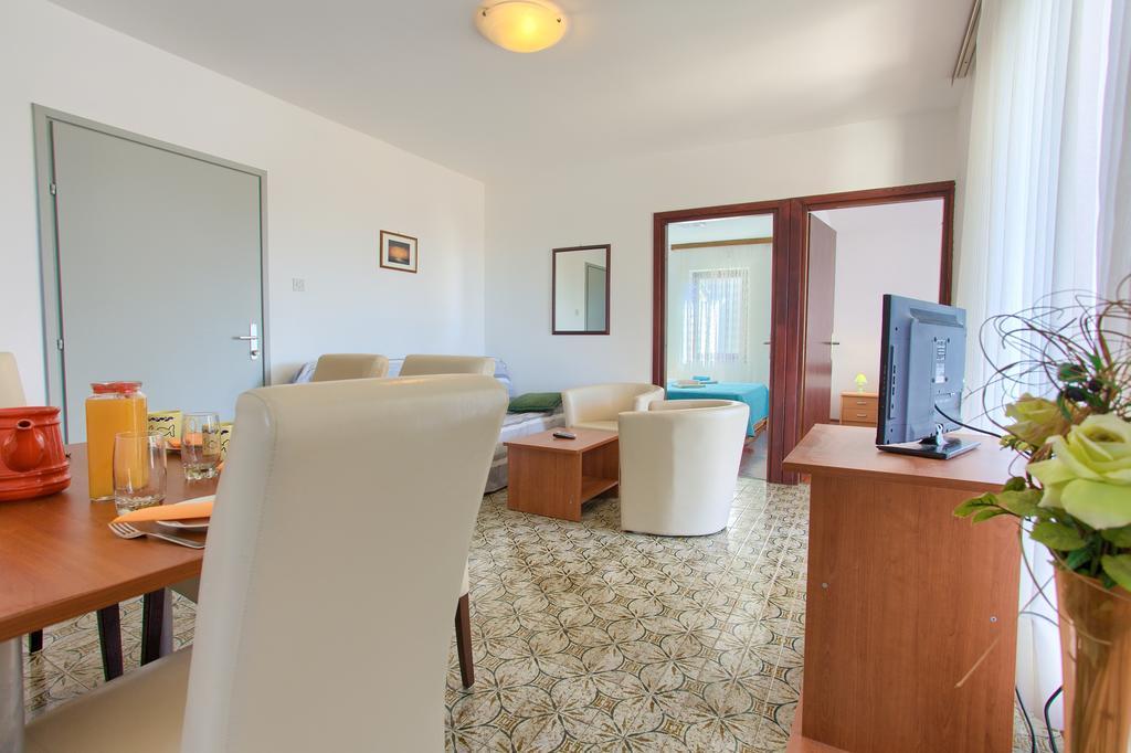 Apartments Vlatko Krk Town Εξωτερικό φωτογραφία