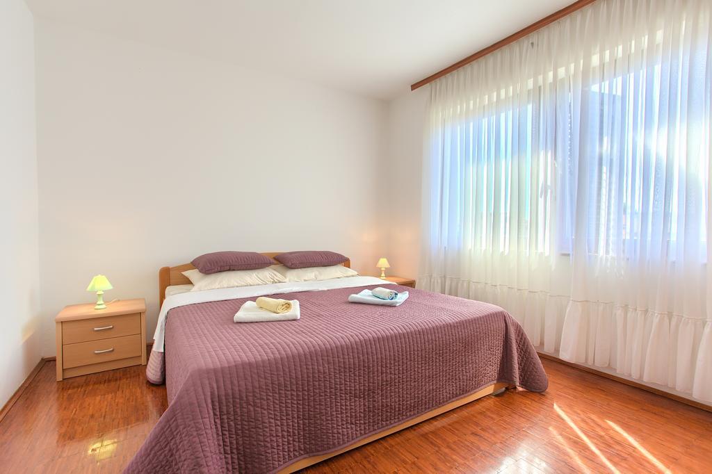 Apartments Vlatko Krk Town Εξωτερικό φωτογραφία