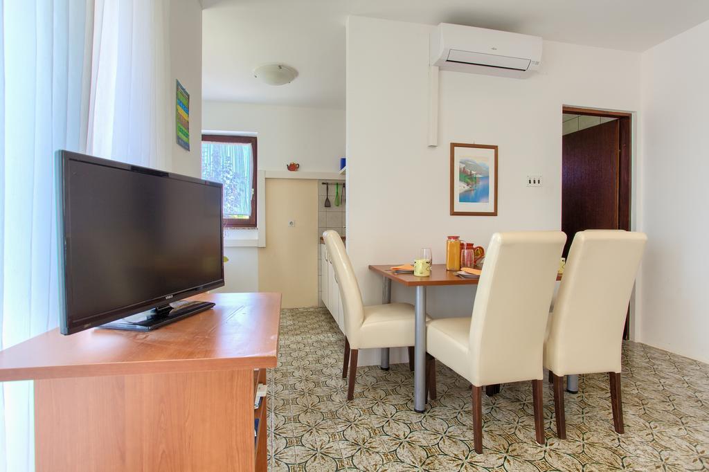 Apartments Vlatko Krk Town Εξωτερικό φωτογραφία