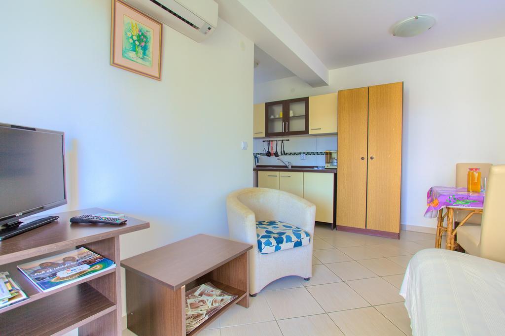 Apartments Vlatko Krk Town Εξωτερικό φωτογραφία